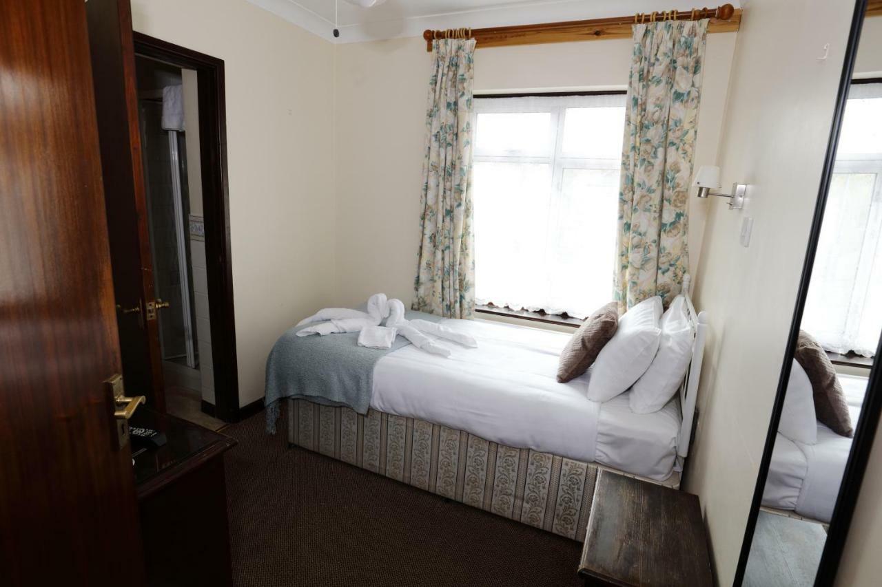 Aylesbray Lodge CBG Extérieur photo
